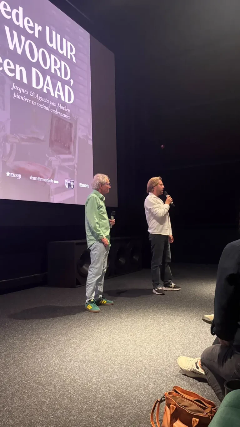Gesprek op het podium tijdens de première