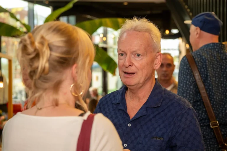 Ontmoetingen in de foyer